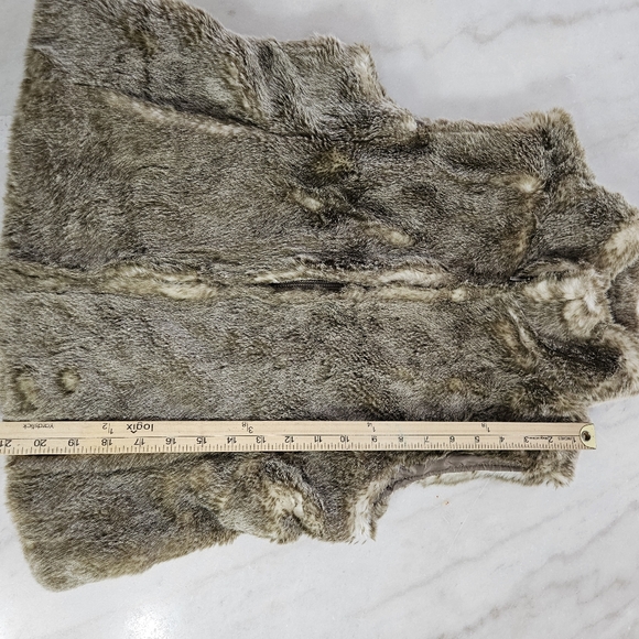 Ann Taylor LOFT Faux Fur Vest | Size 4 - Picture 6 of 8